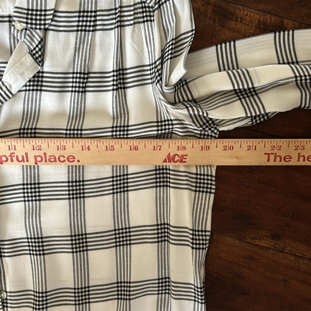 Loft | black and white plaid button down shirt - Picture 11 of 13